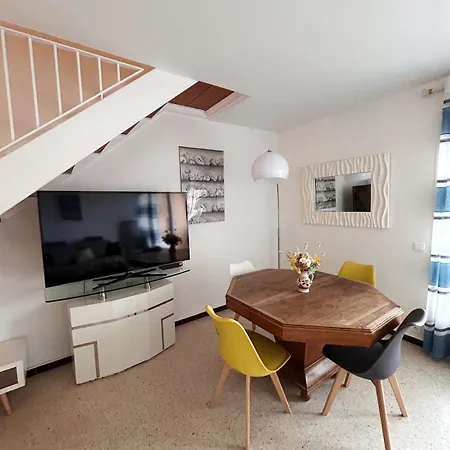 Near Shops لو لا فاندو